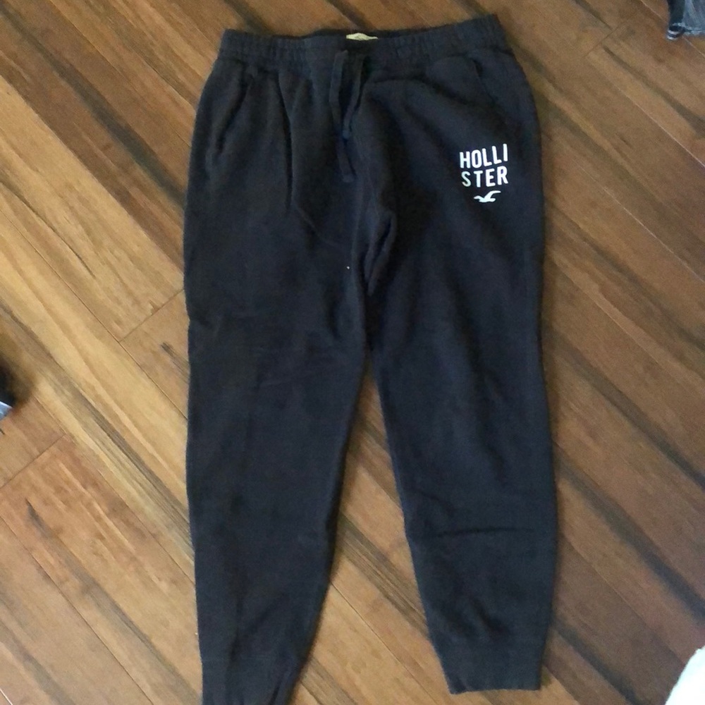 Hollister joggers